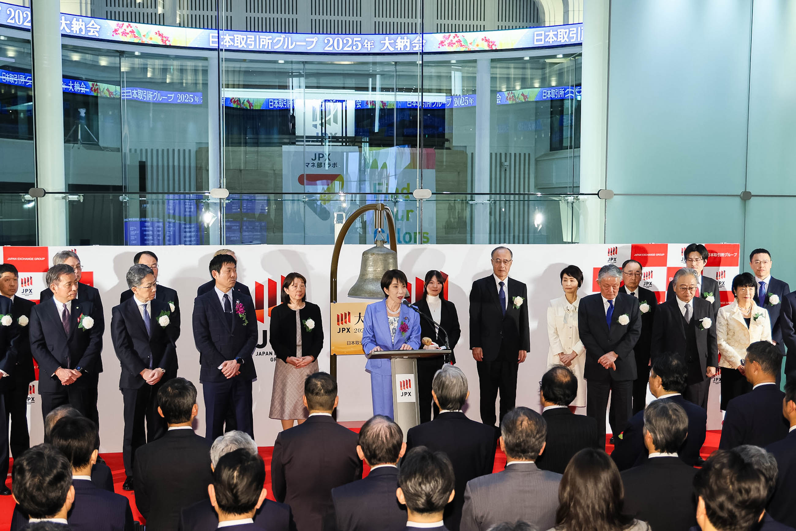 挨拶する高市総理５