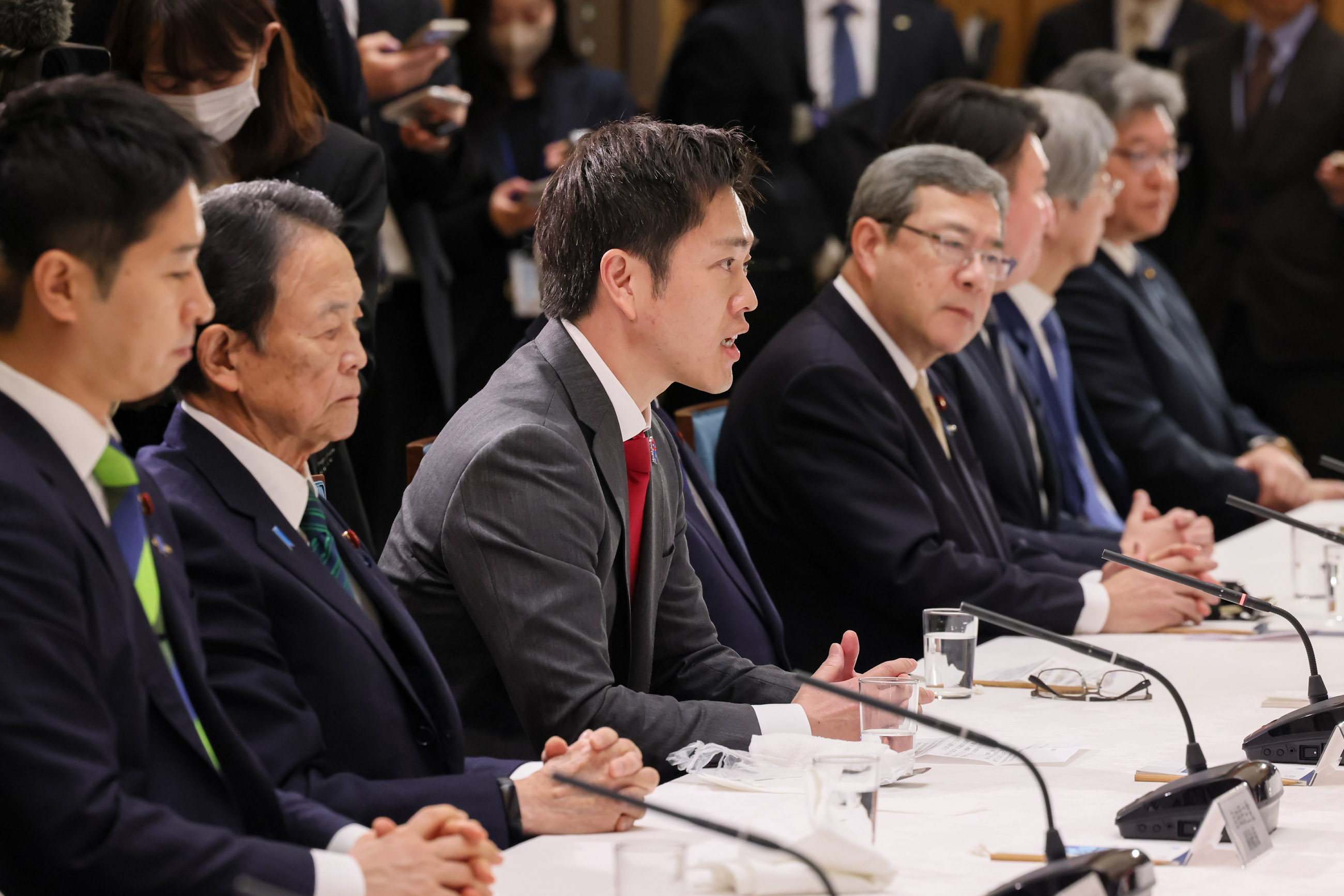 政府与党連会議の様子