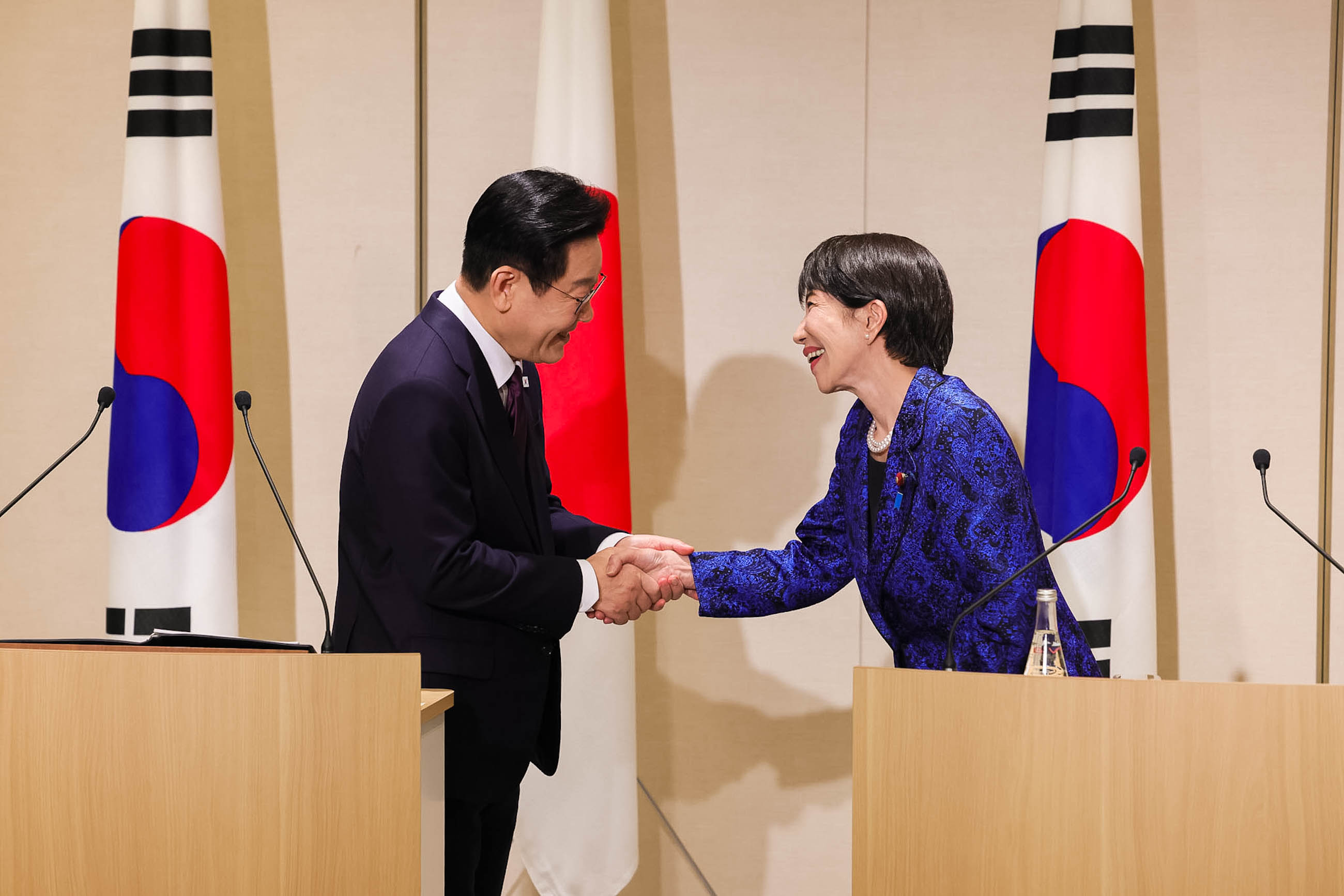 共同記者発表１０