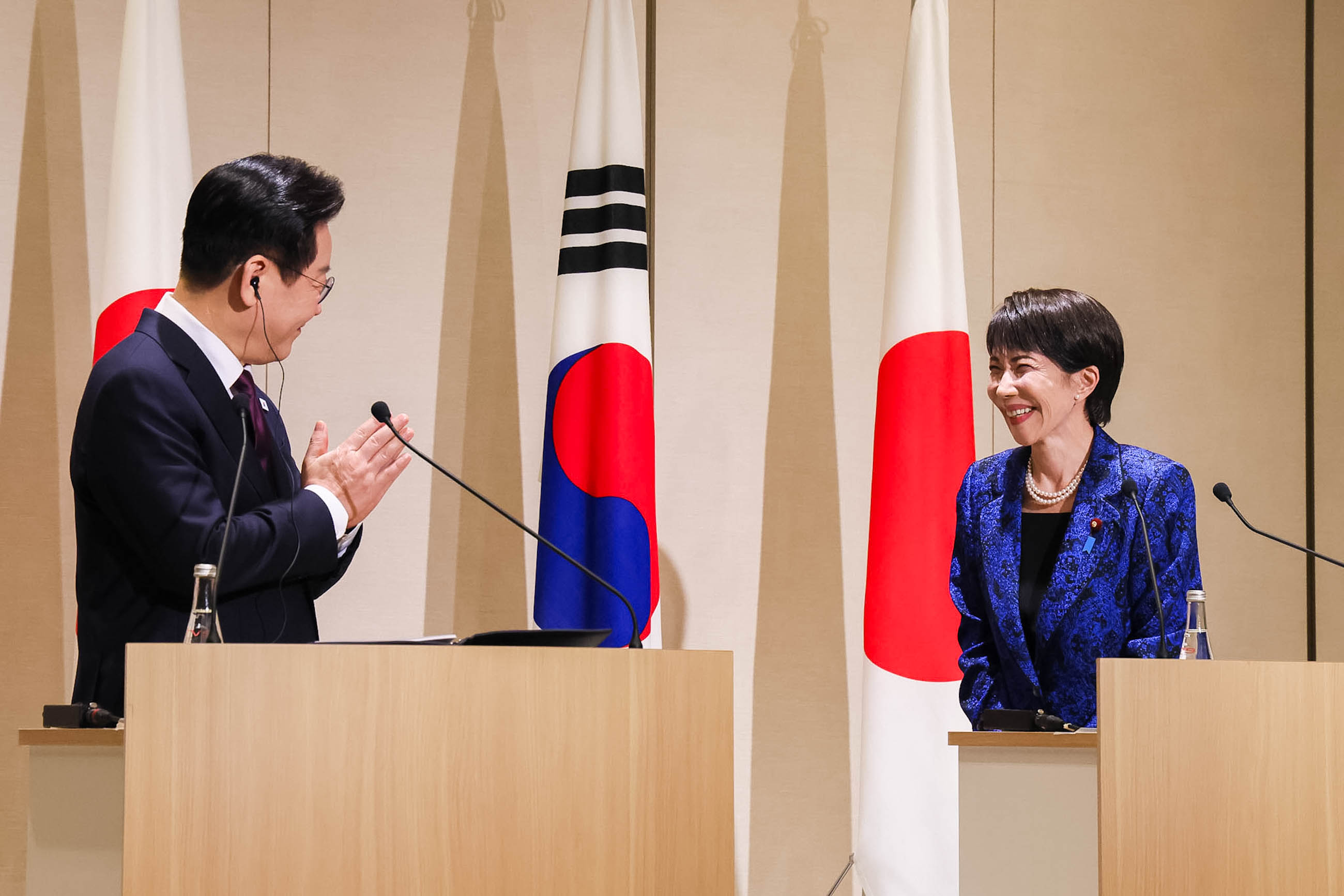 共同記者発表１１