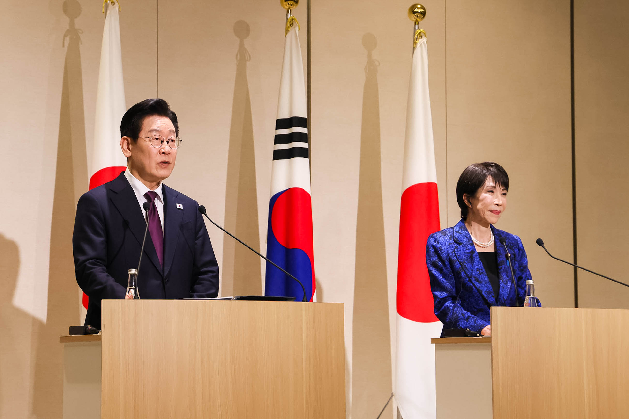 共同記者発表１２