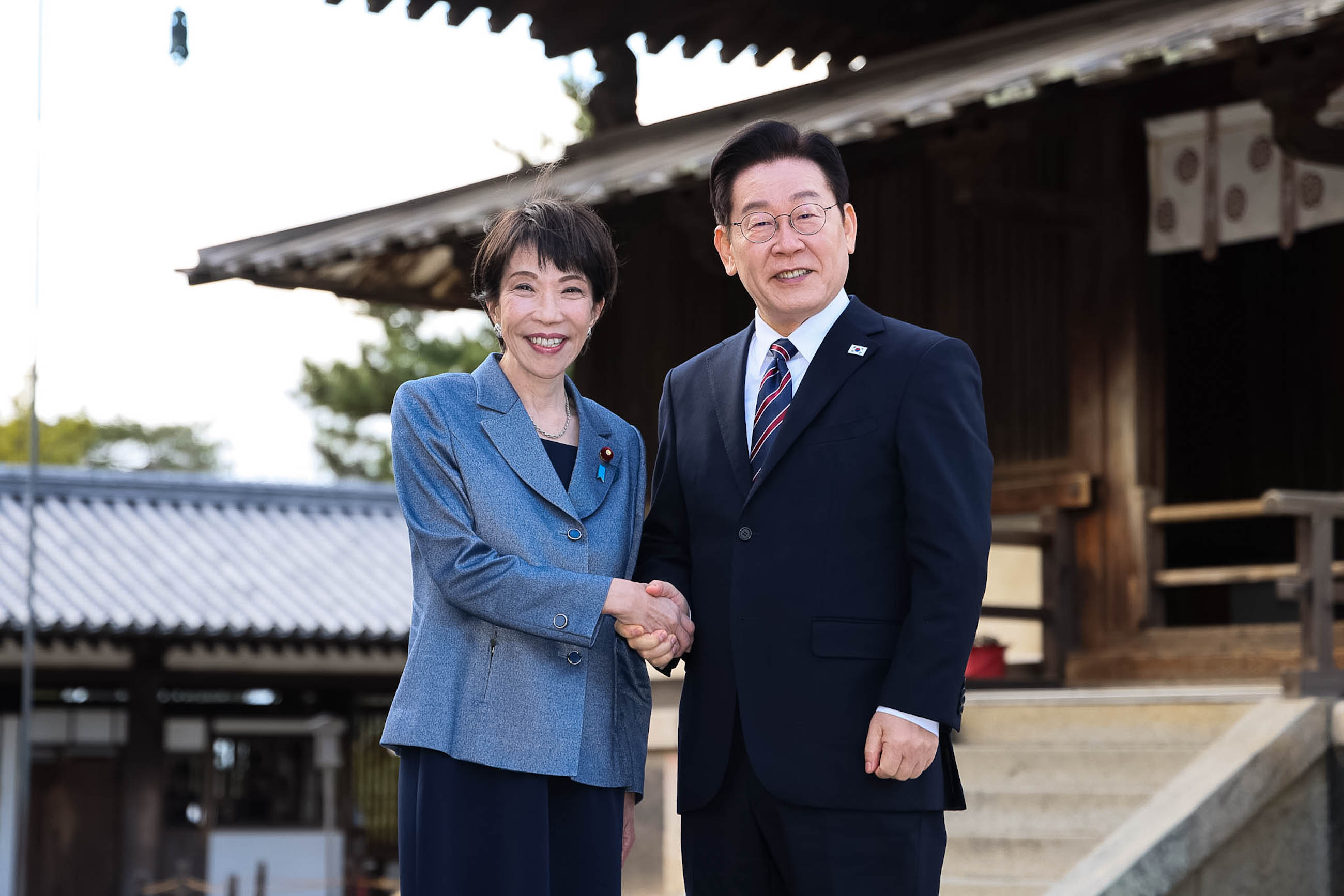 法隆寺を視察する両首脳１