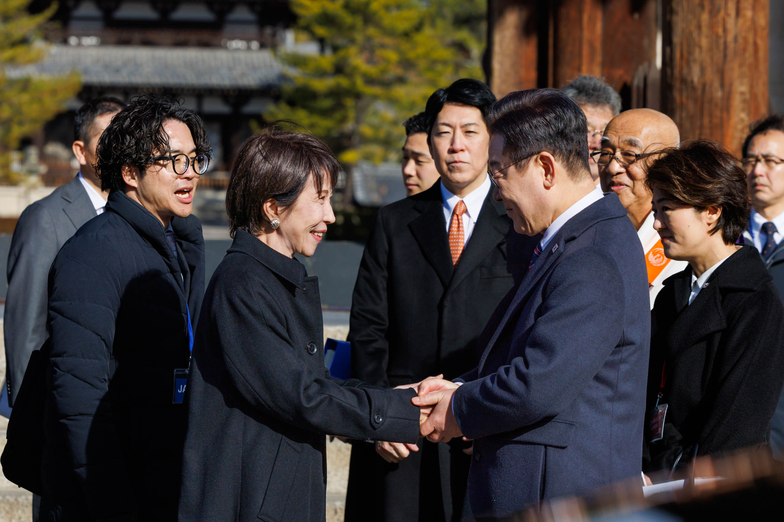法隆寺を視察する両首脳２５
