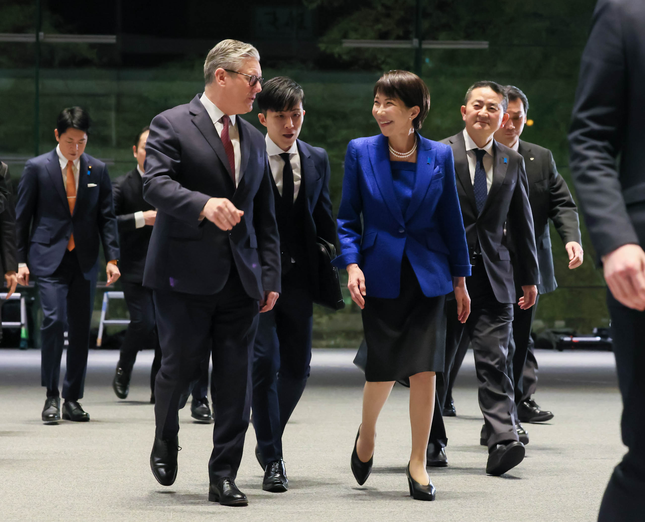 ワーキングディナーに臨む両首脳２