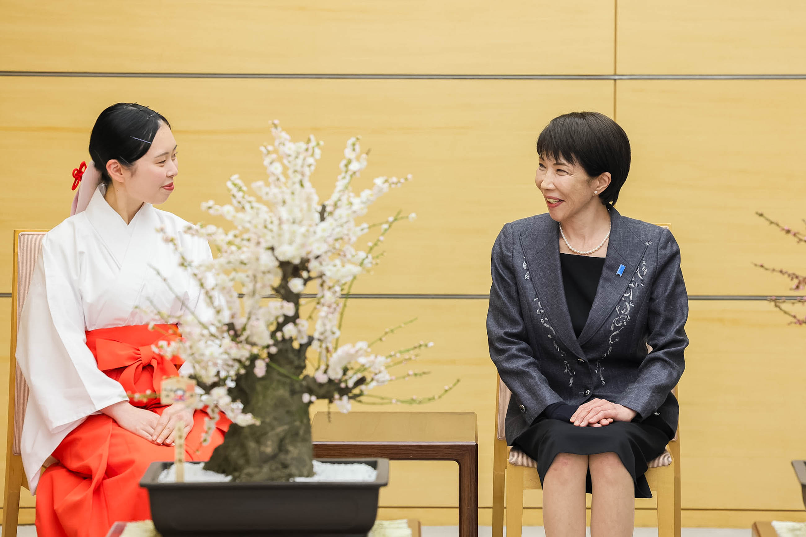 表敬を受ける高市総理２