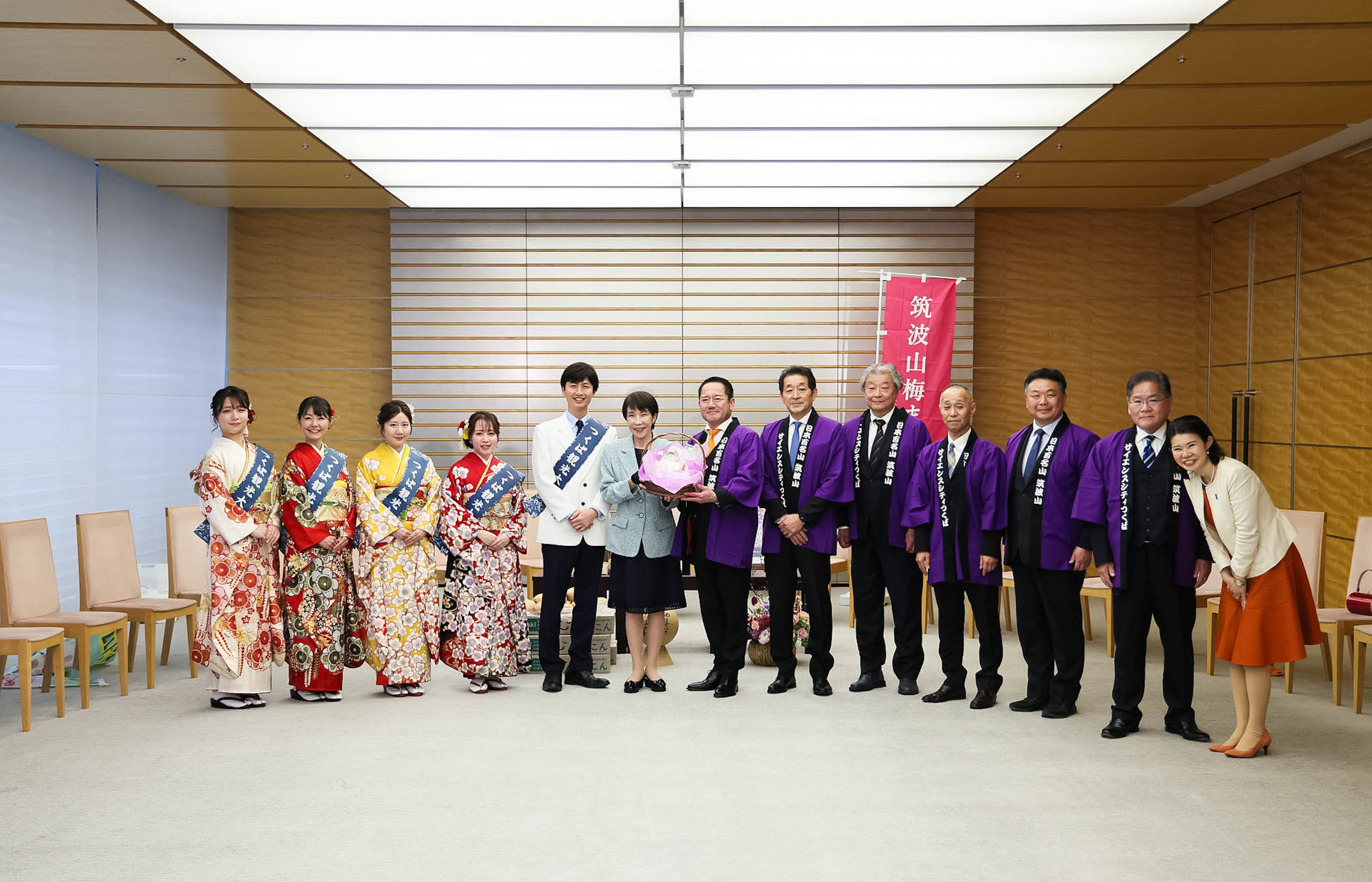 表敬を受ける高市総理３