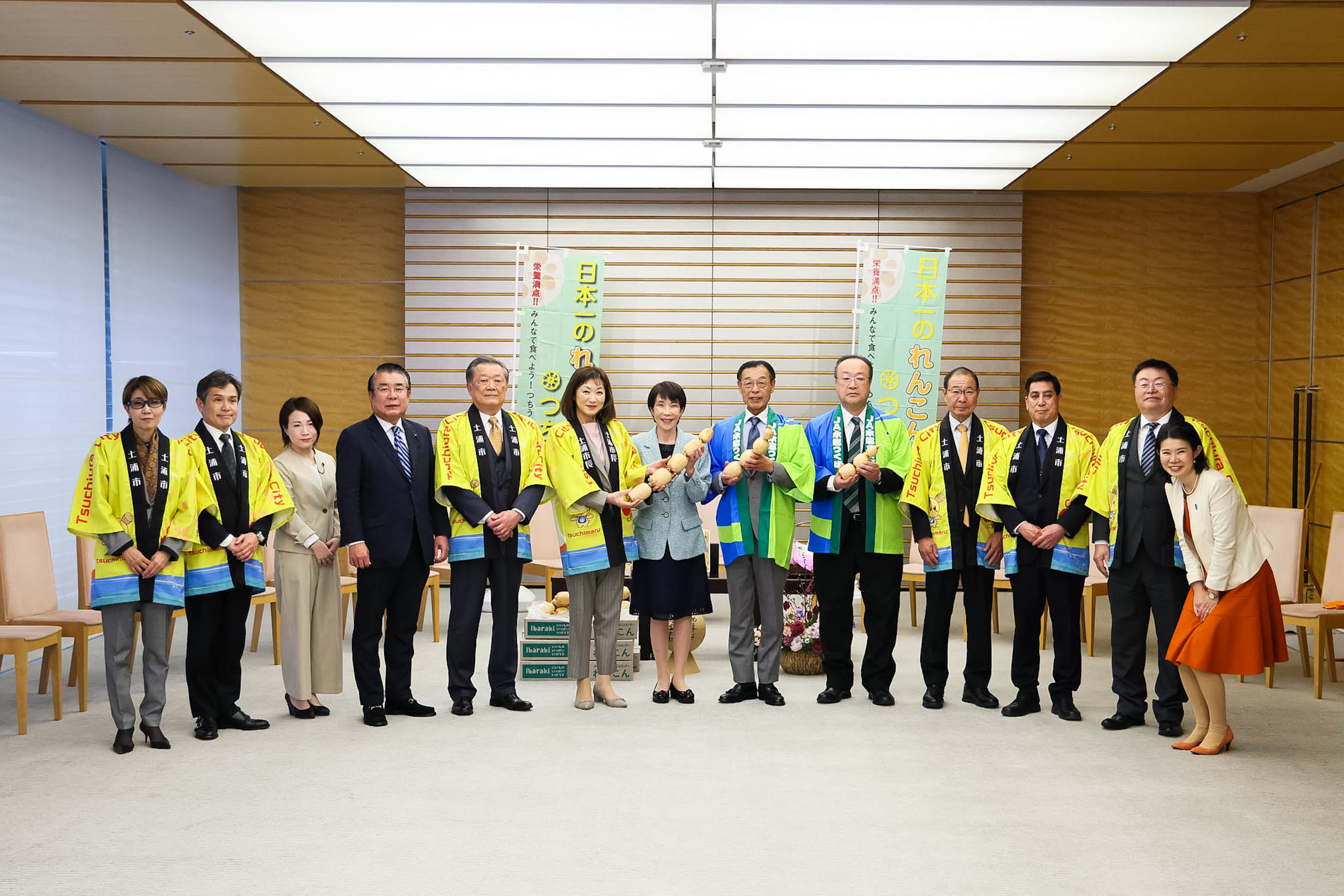 表敬を受ける高市総理６