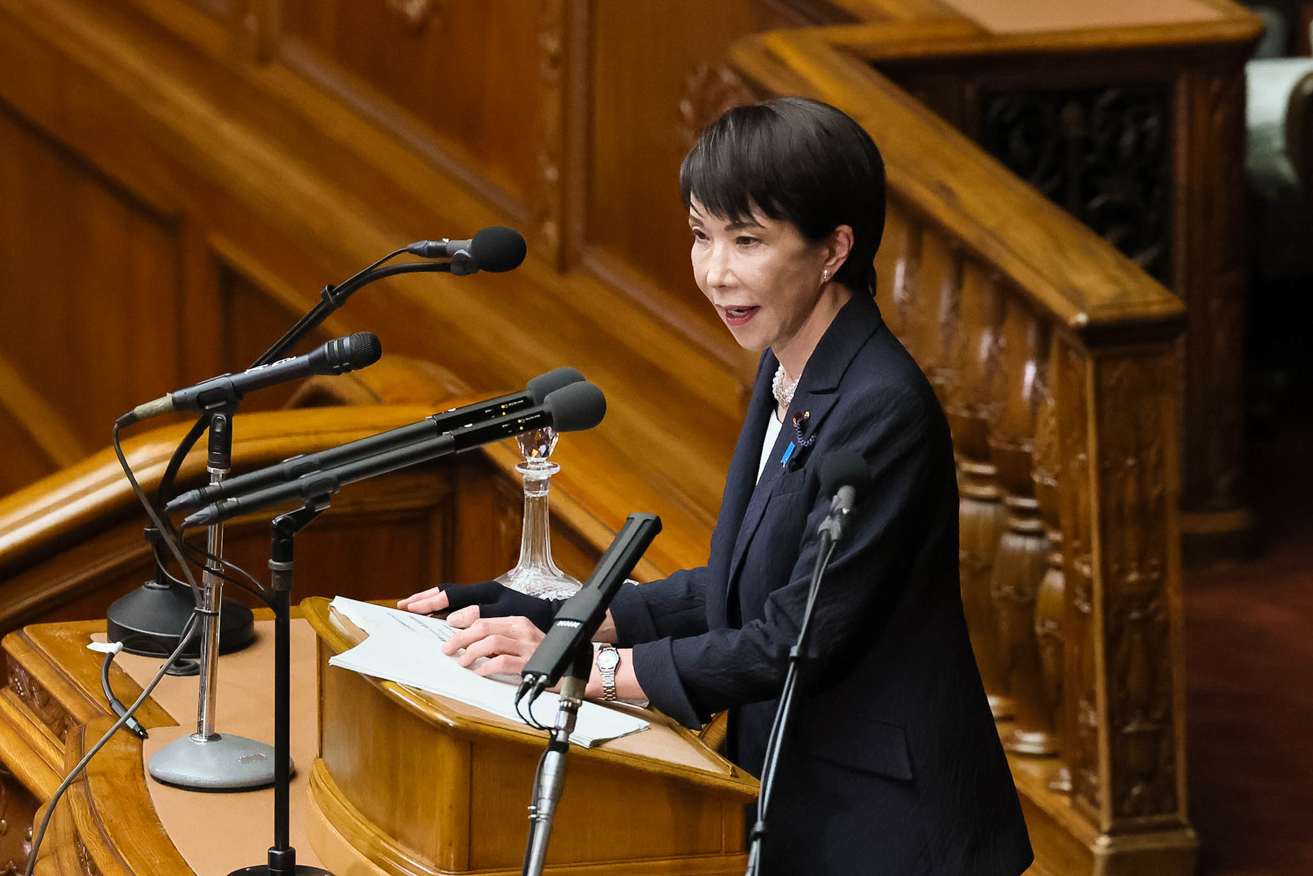 衆議院本会議で施政方針演説を行う高市総理４