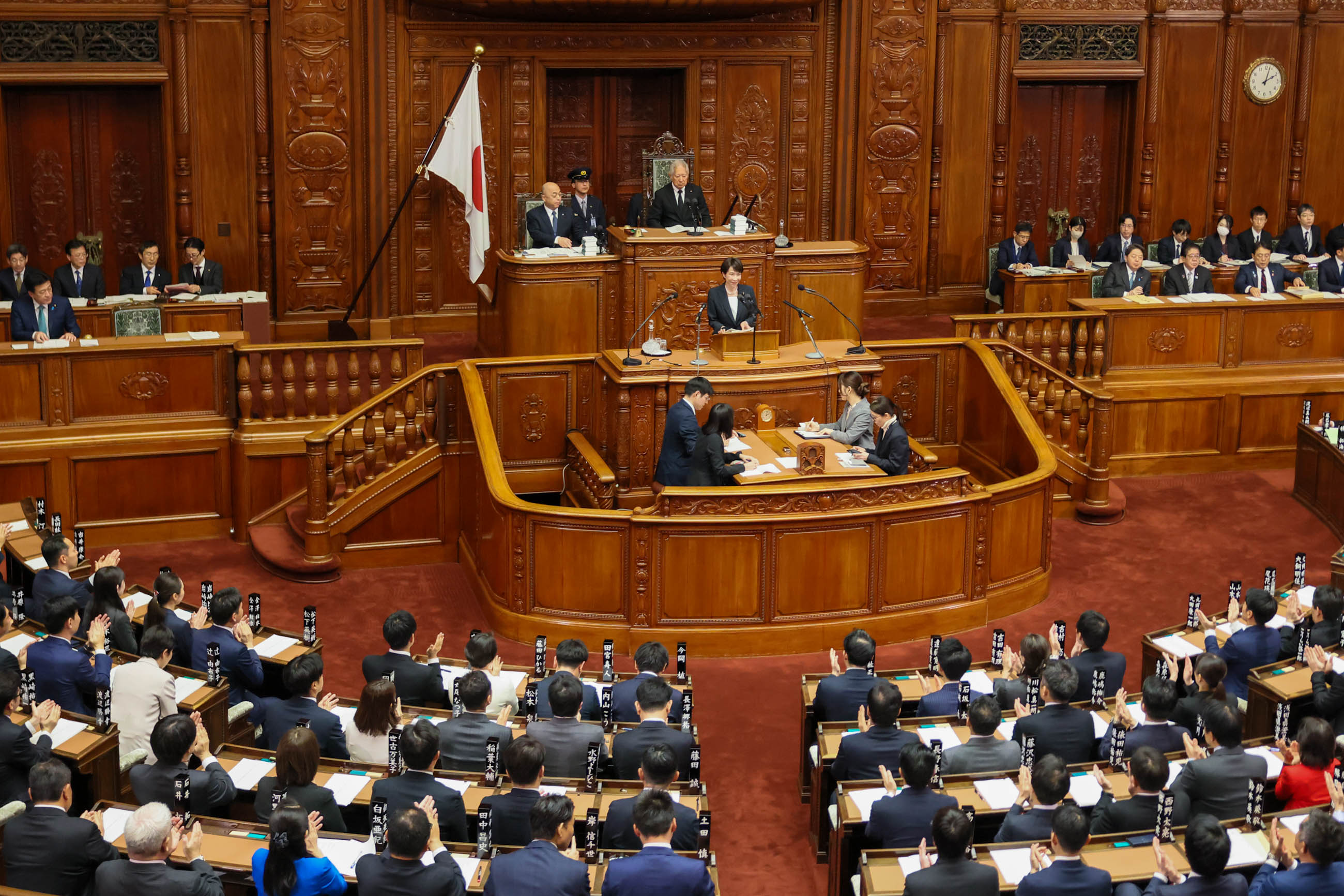 衆議院本会議で施政方針演説を行う高市総理７