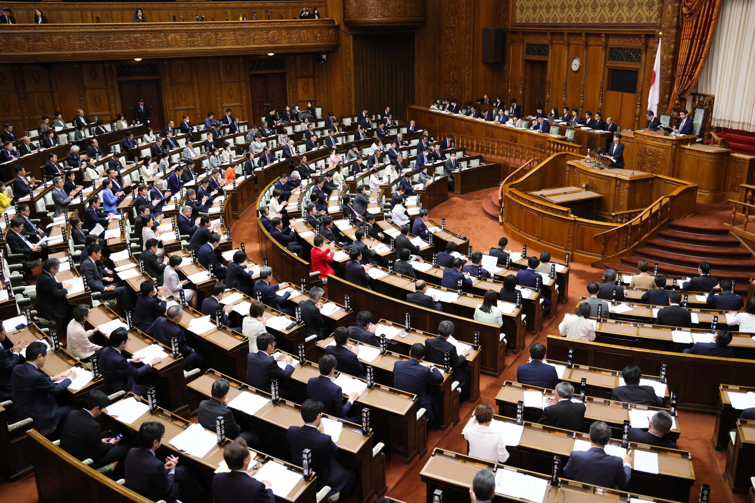 参議院本会議で施政方針演説を行う高市総理５