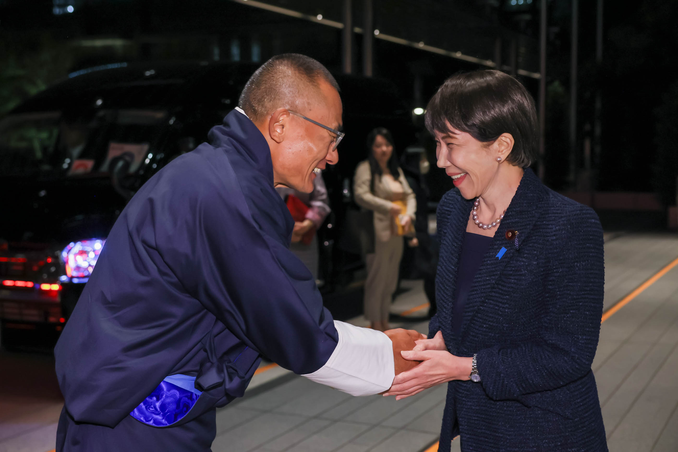 トブゲー首相を出迎える高市総理