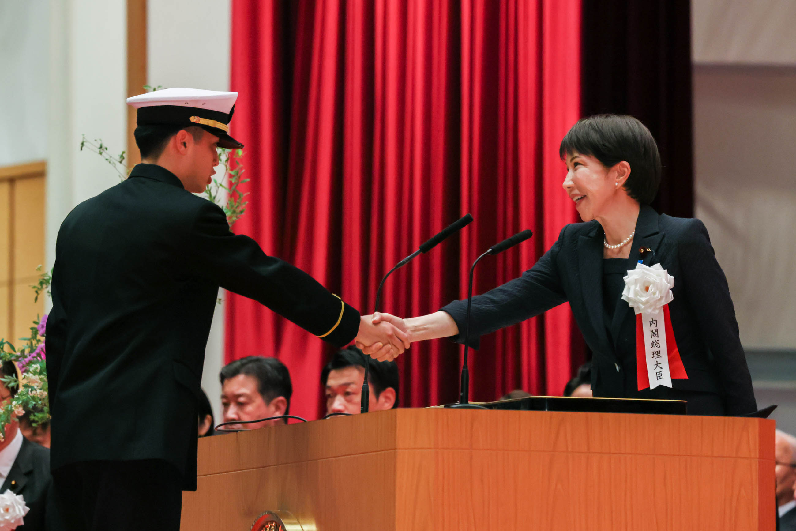 任命・宣誓式に臨む高市総理４