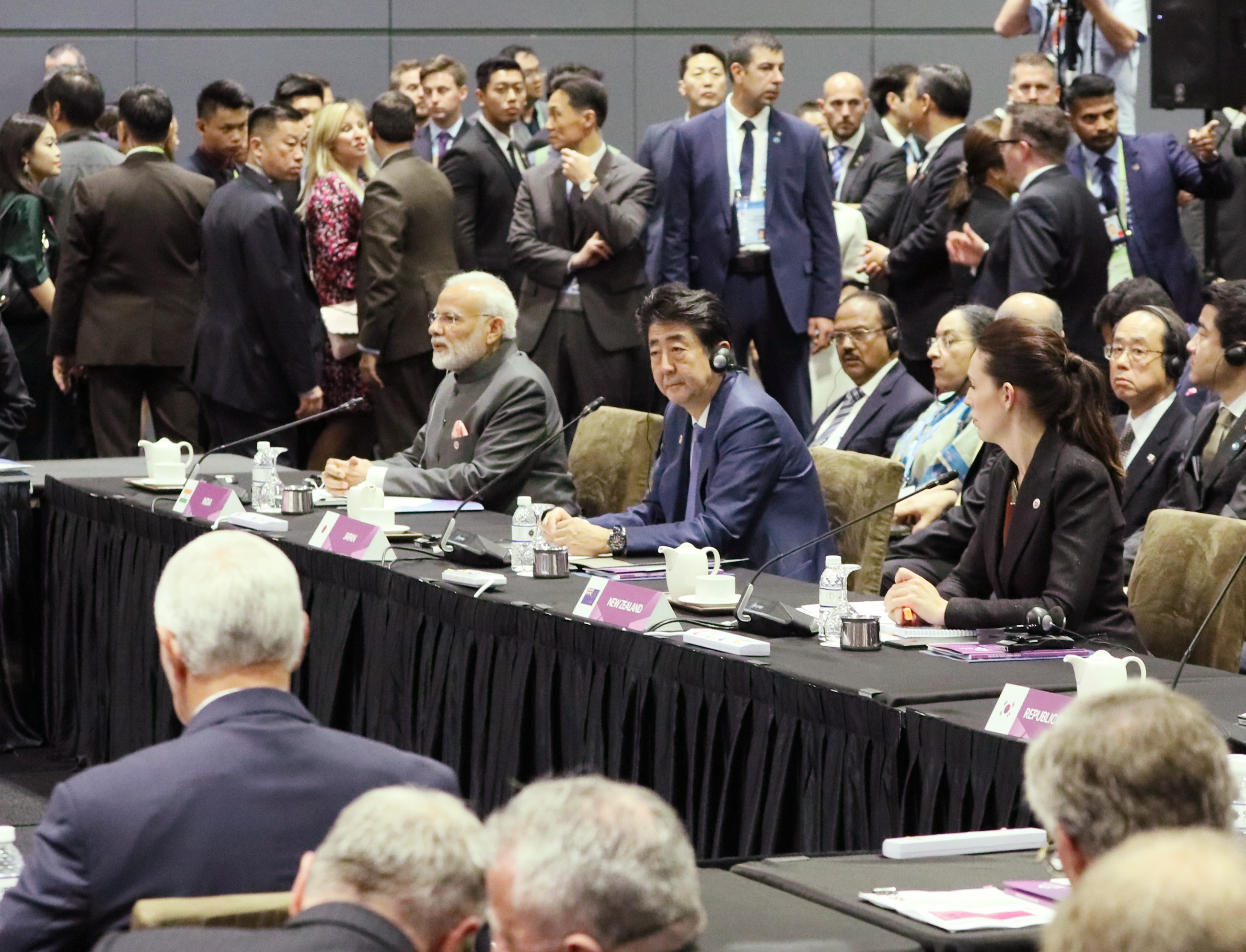 東アジア首脳会議に出席する安倍総理２