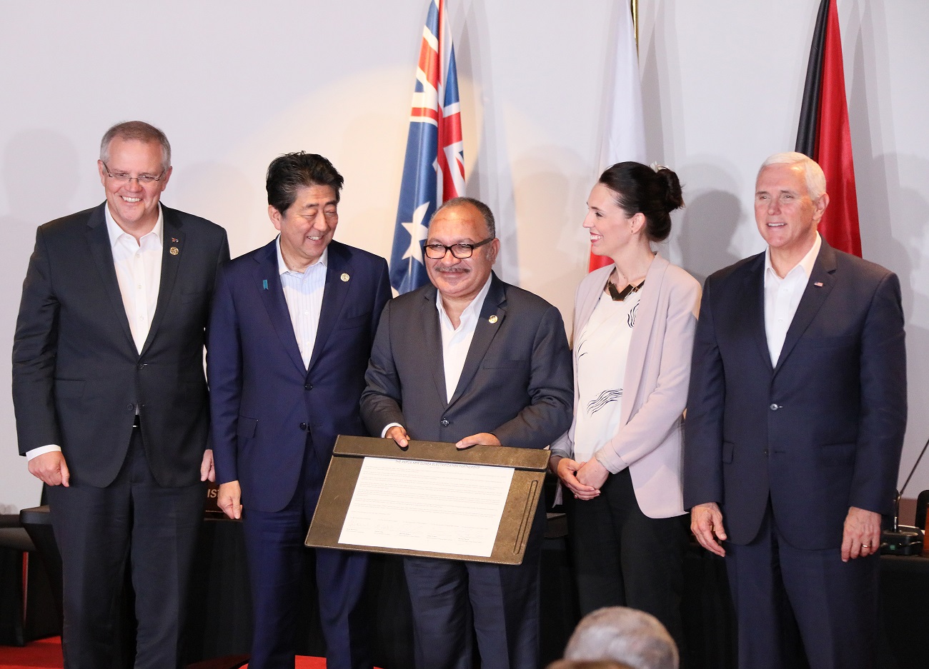 パプアニューギニア電化パートナーシップ共同声明署名式４