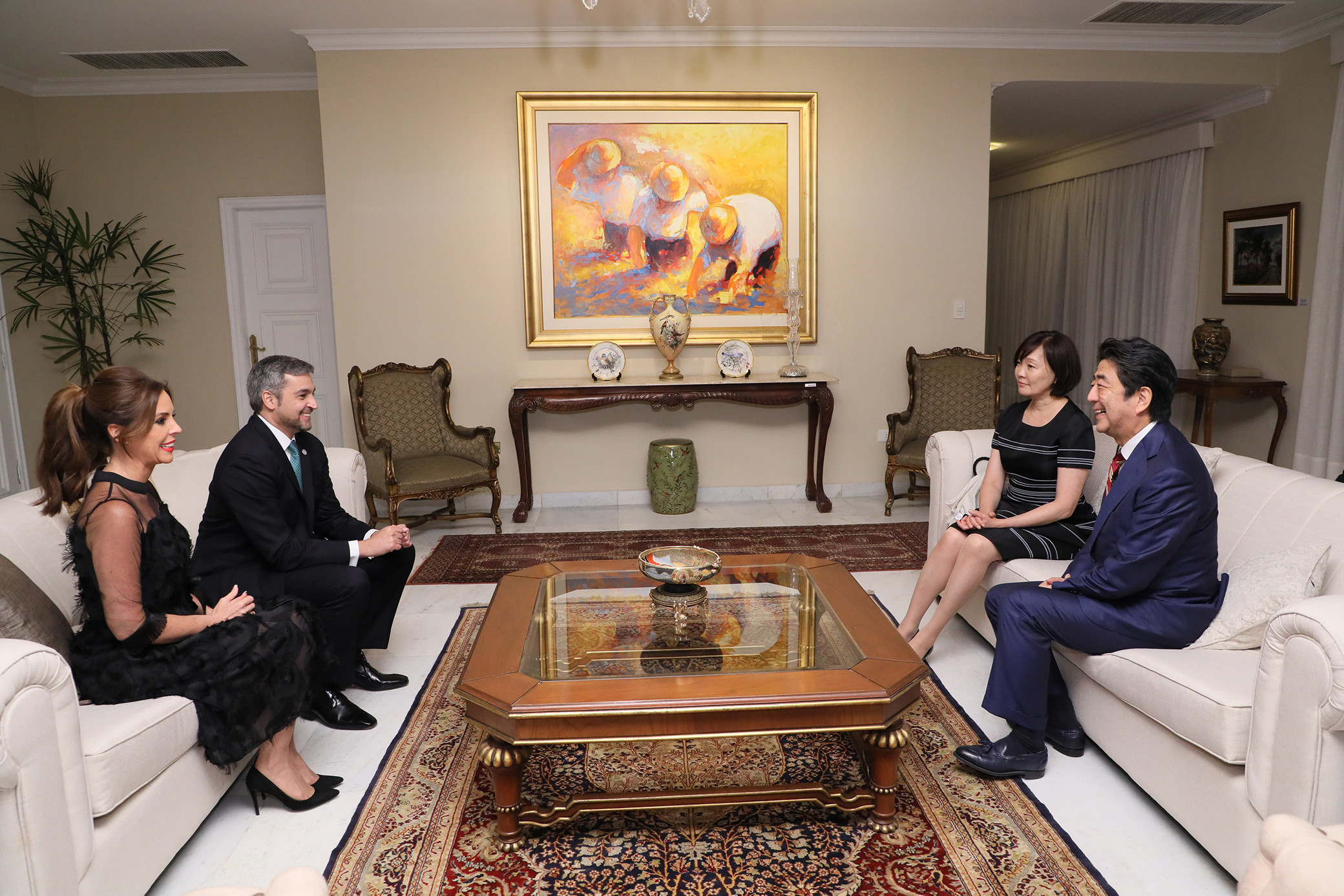 アブド・ベニテス大統領夫妻主催晩餐会に出席する安倍総理１