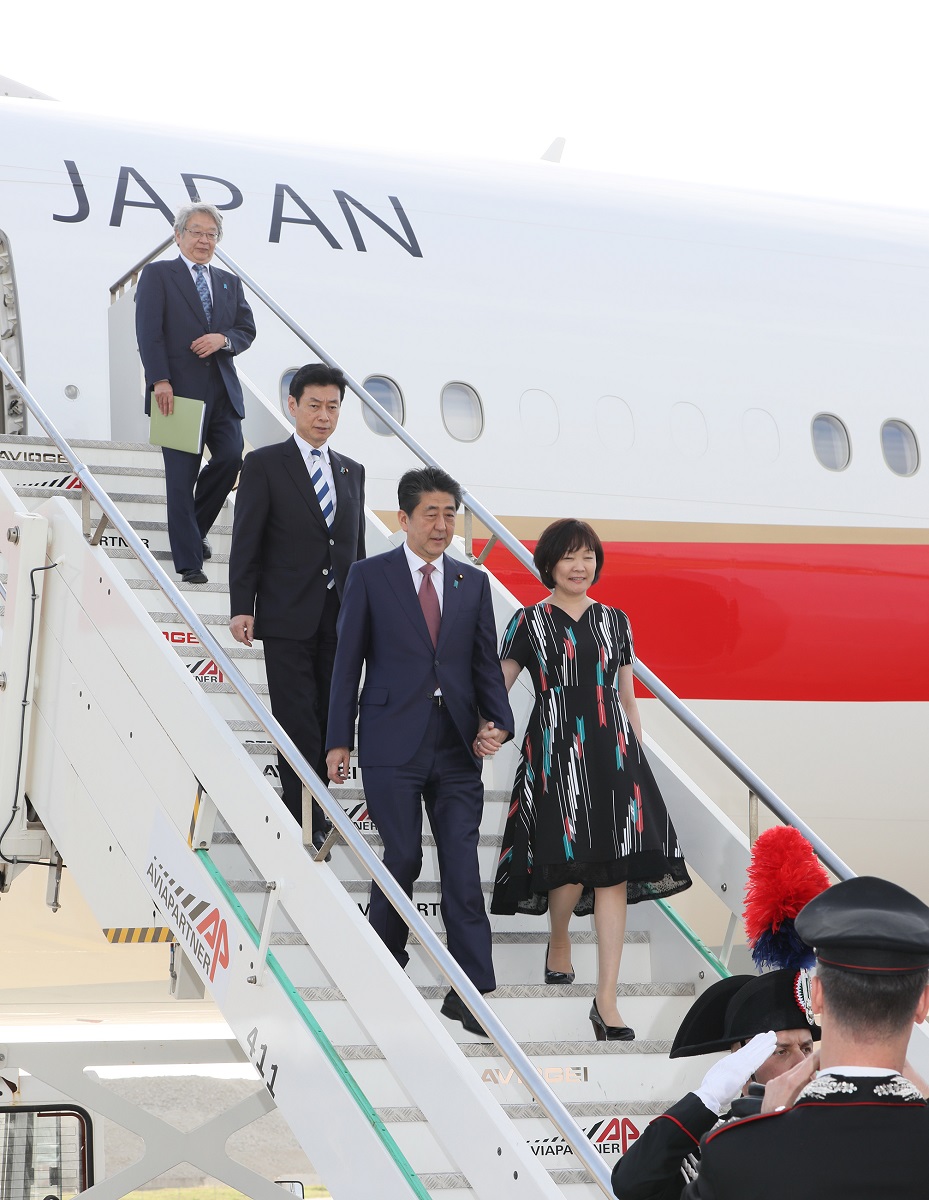 이탈리아에 도착한 아베 총리