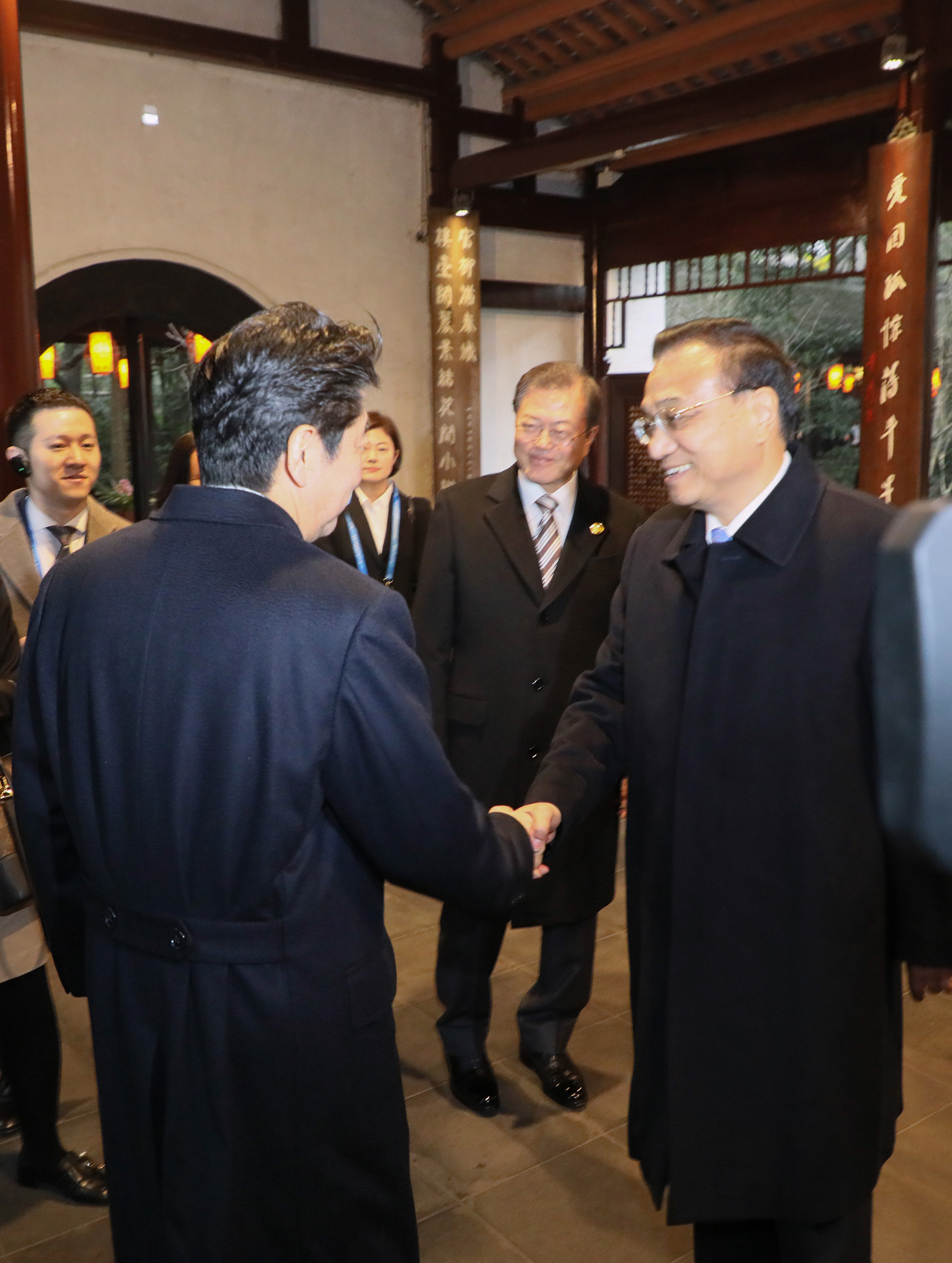 日中韓の２０周年記念式典に出席する安倍総理１