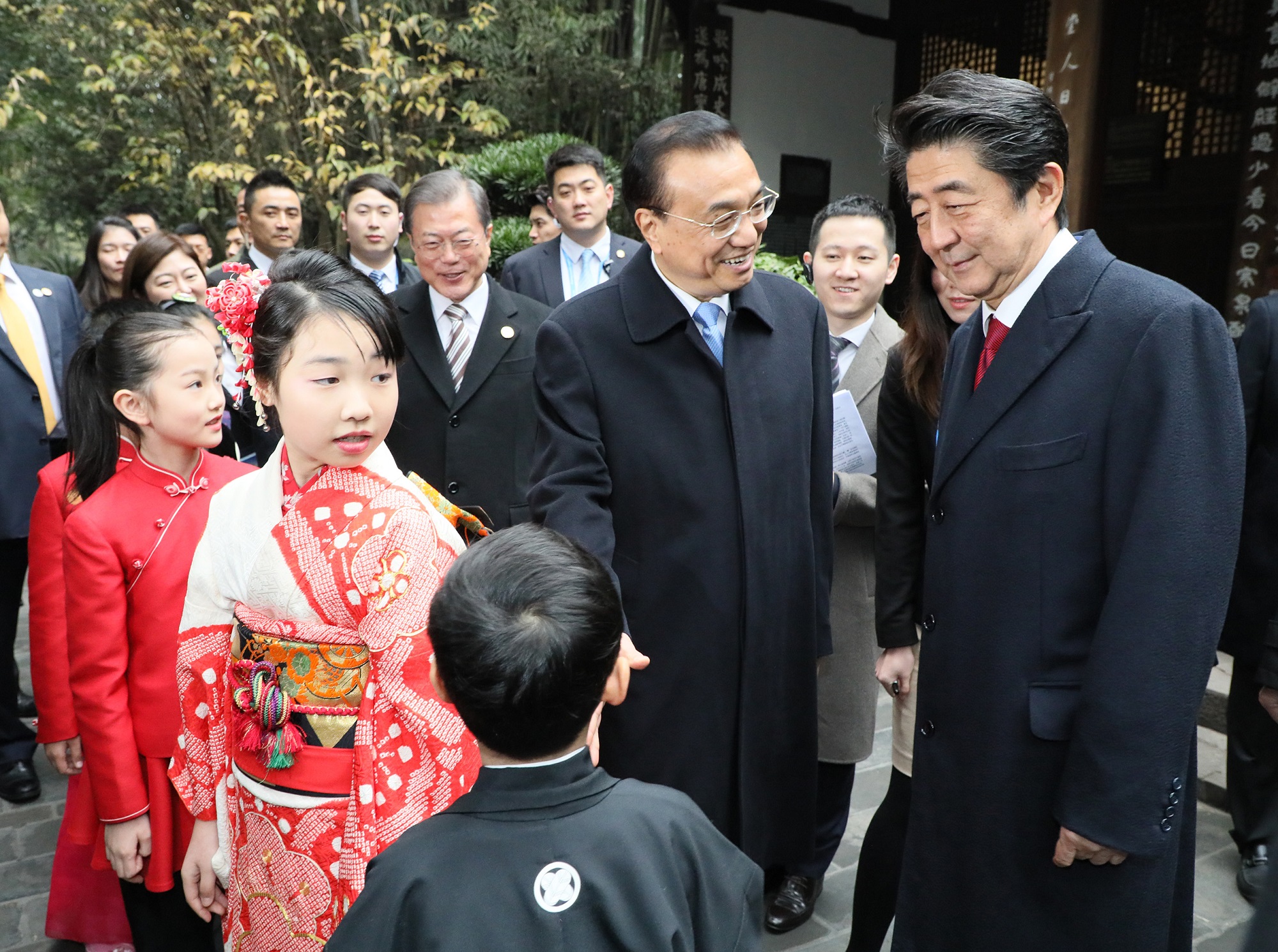日中韓の２０周年記念式典に出席する安倍総理５