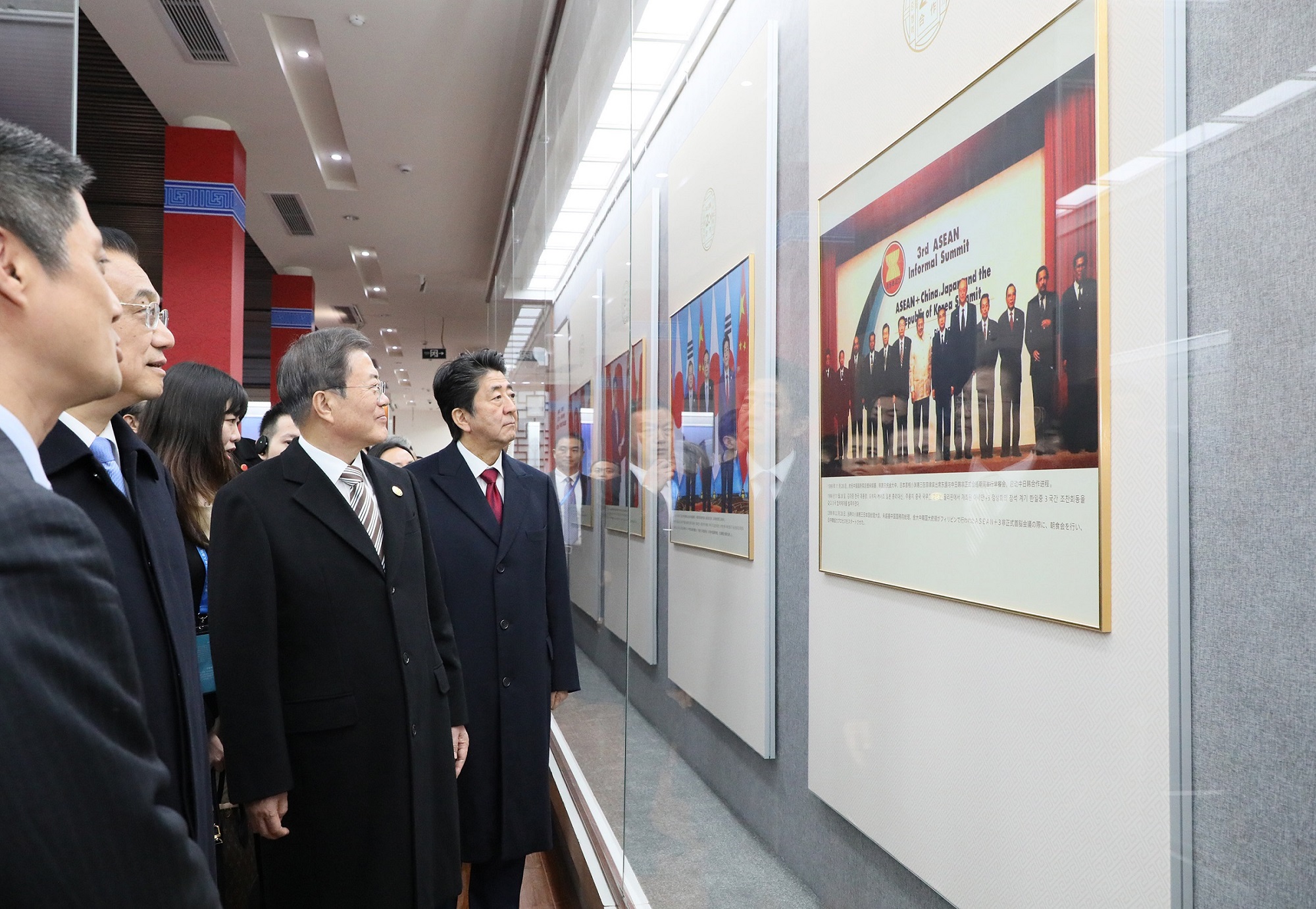 日中韓の２０周年記念式典に出席する安倍総理９