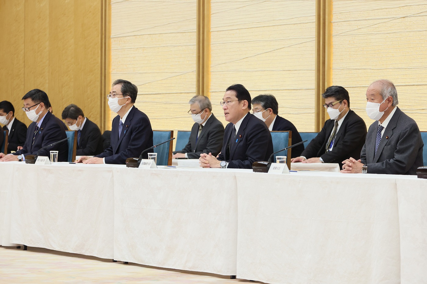 挨拶する岸田総理２