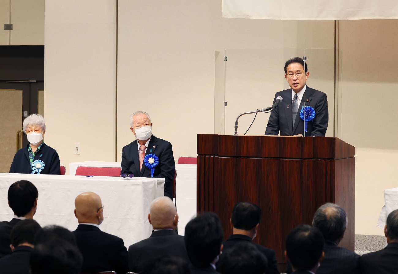 挨拶する岸田総理２