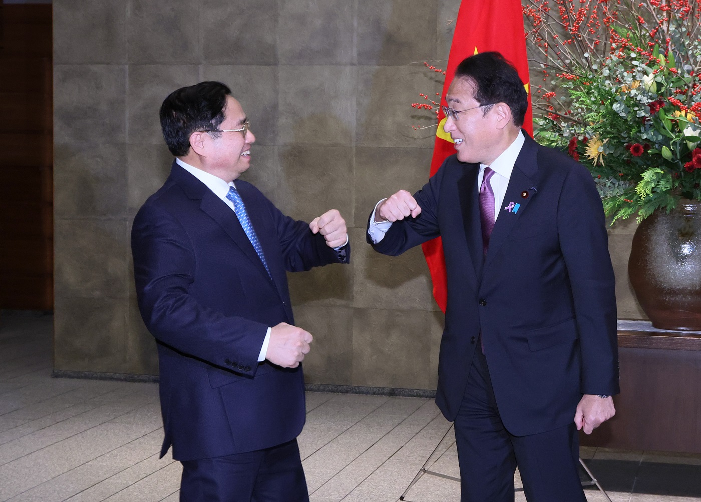 チン・ベトナム首相を迎える岸田総理１
