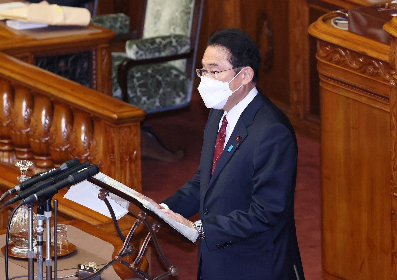 参議院本会議で所信表明演説を行う岸田総理１