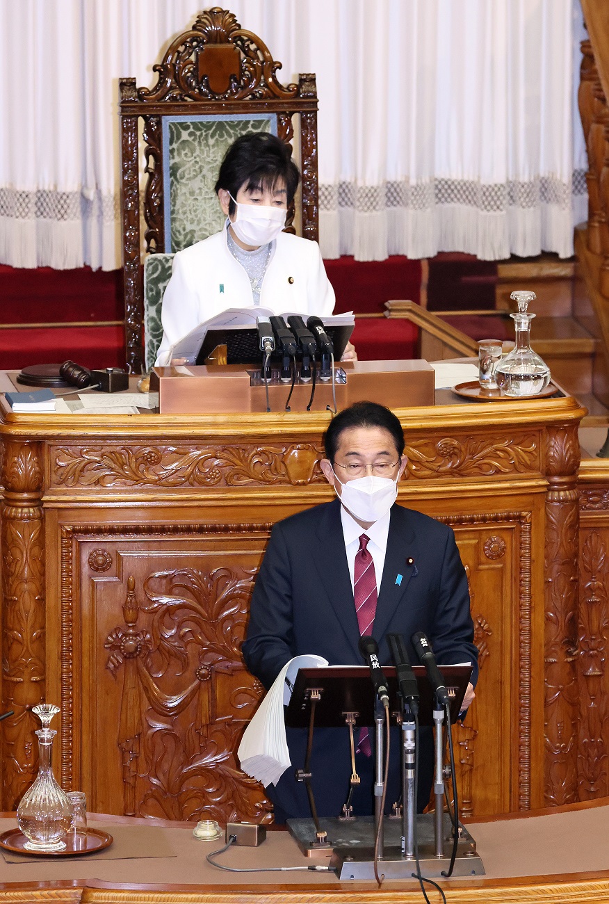 参議院本会議で所信表明演説を行う岸田総理５