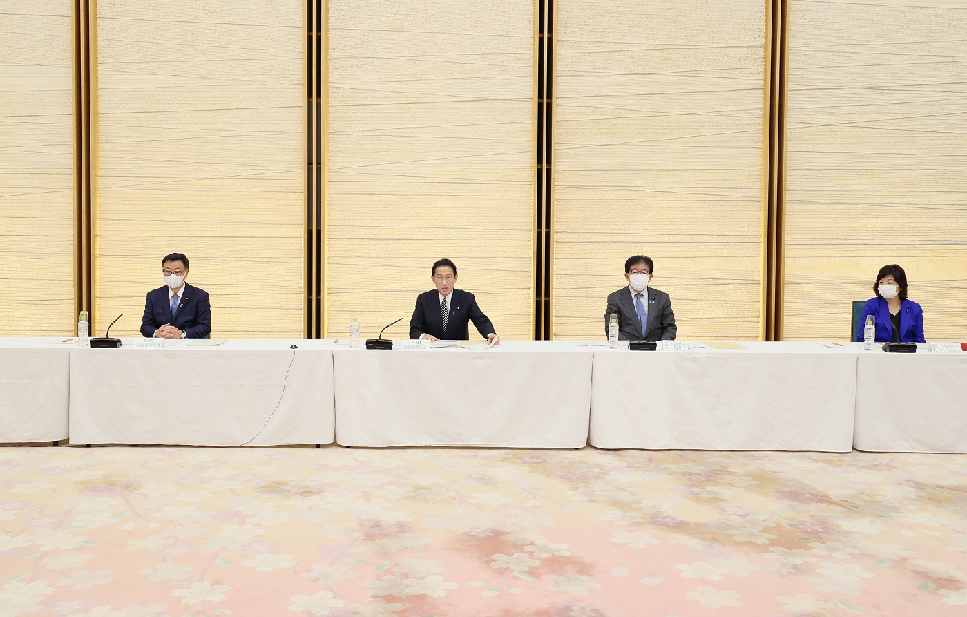 挨拶する岸田総理７