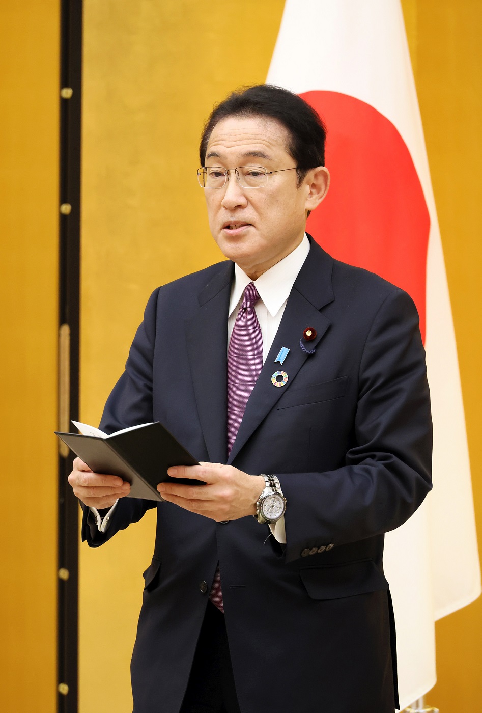 挨拶する岸田総理１