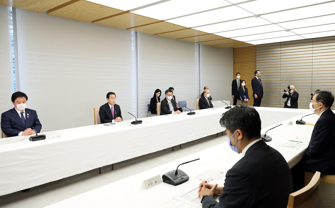 会議のまとめを行う岸田総理６