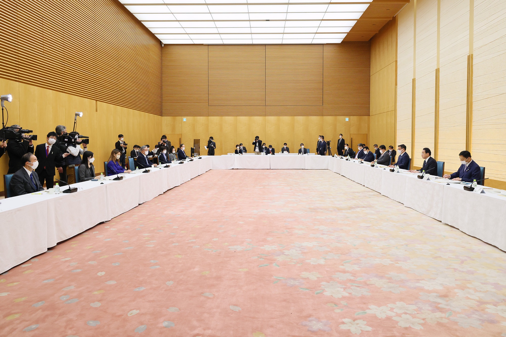 会議のまとめを行う岸田総理６