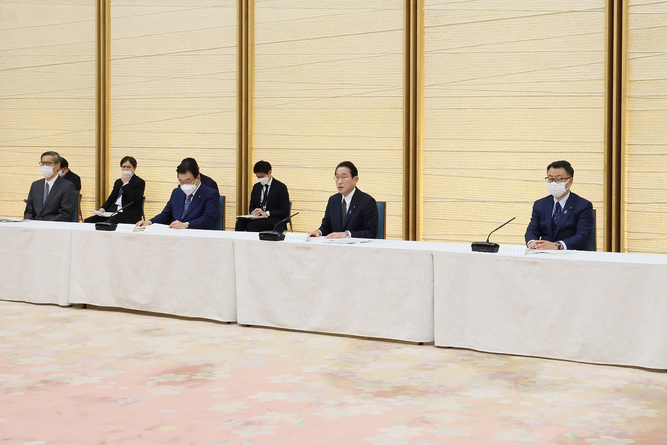 会議のまとめを行う岸田総理５