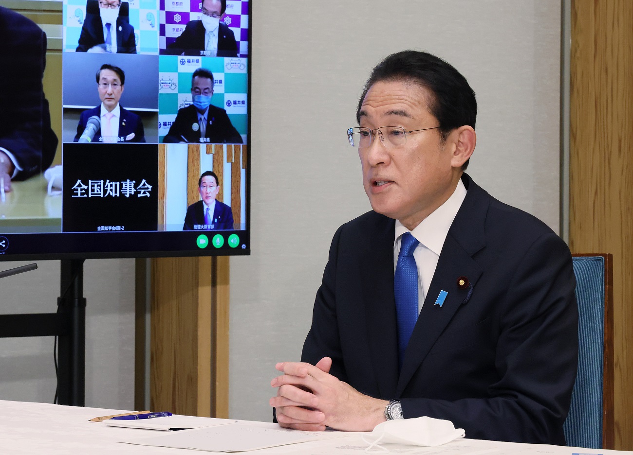 意見交換会で発言する岸田総理１