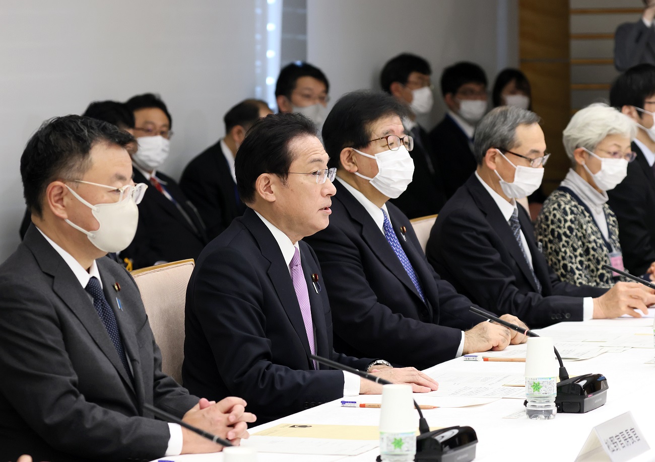 挨拶する岸田総理２