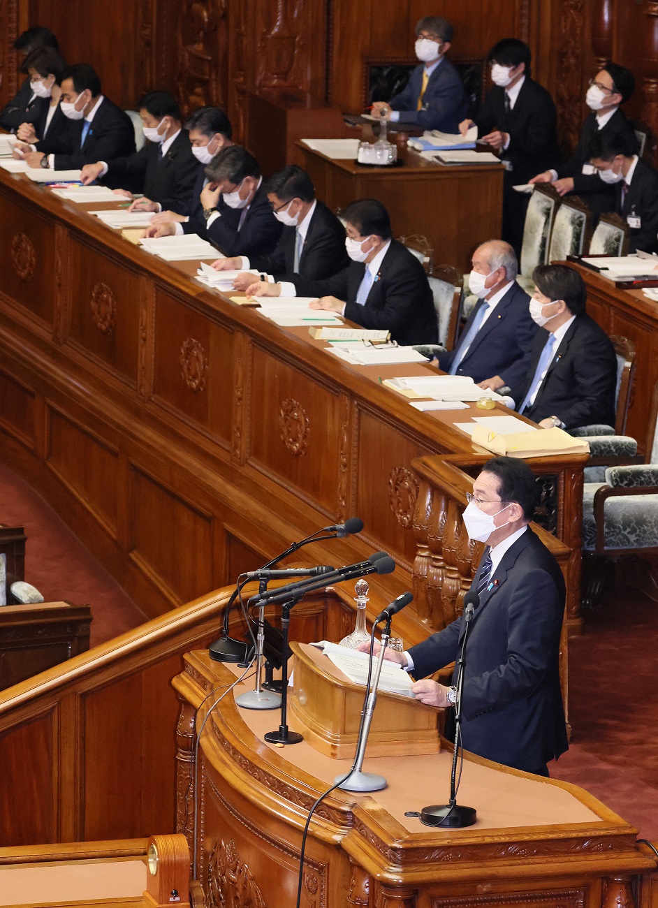 衆議院本会議で施政方針演説を行う岸田総理９