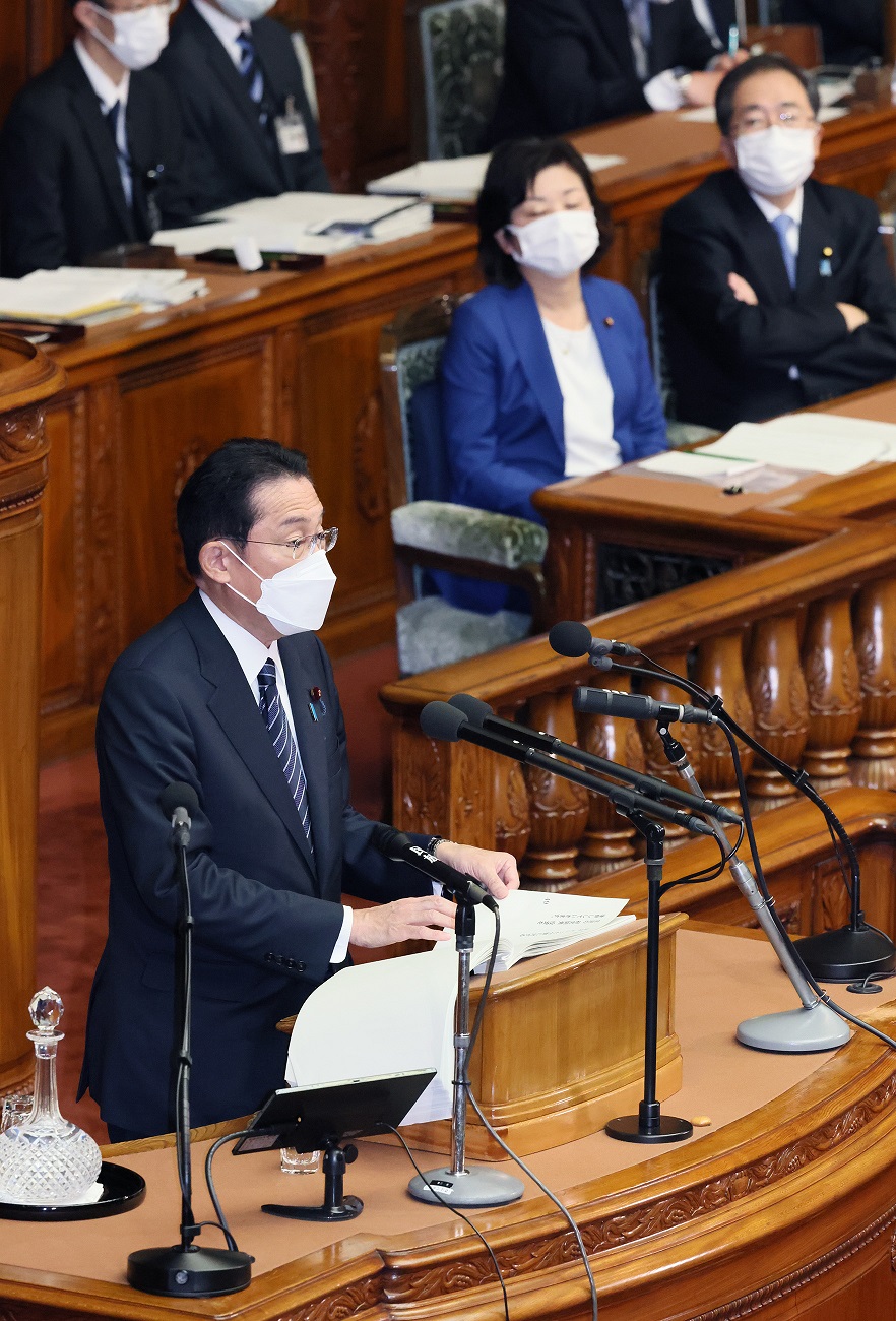 衆議院本会議で施政方針演説を行う岸田総理１３