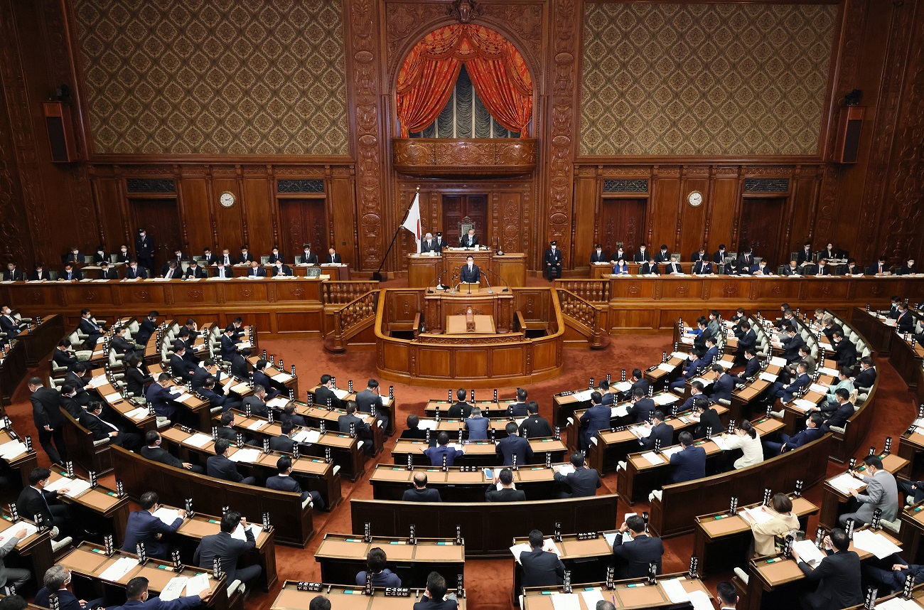 衆議院本会議で施政方針演説を行う岸田総理１６