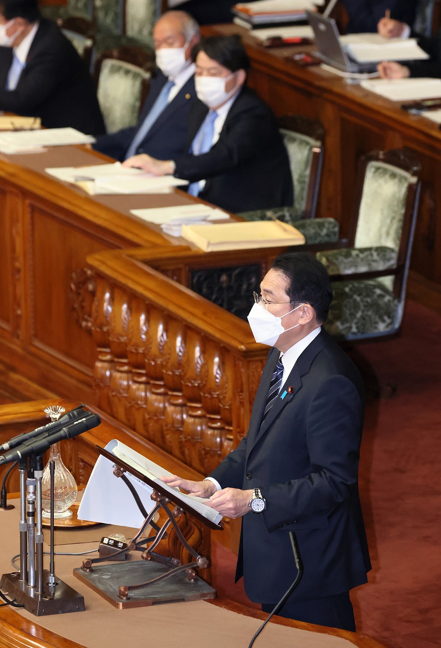 参議院本会議で施政方針演説を行う岸田総理３