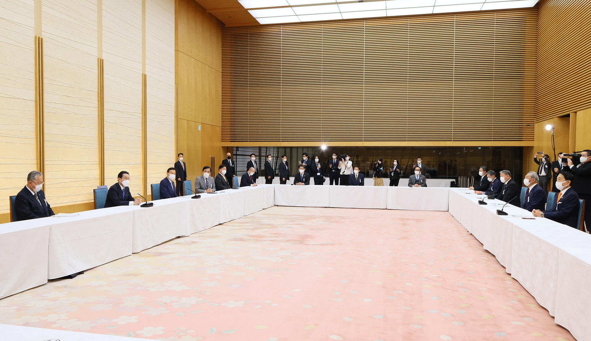 表敬を受ける岸田総理４