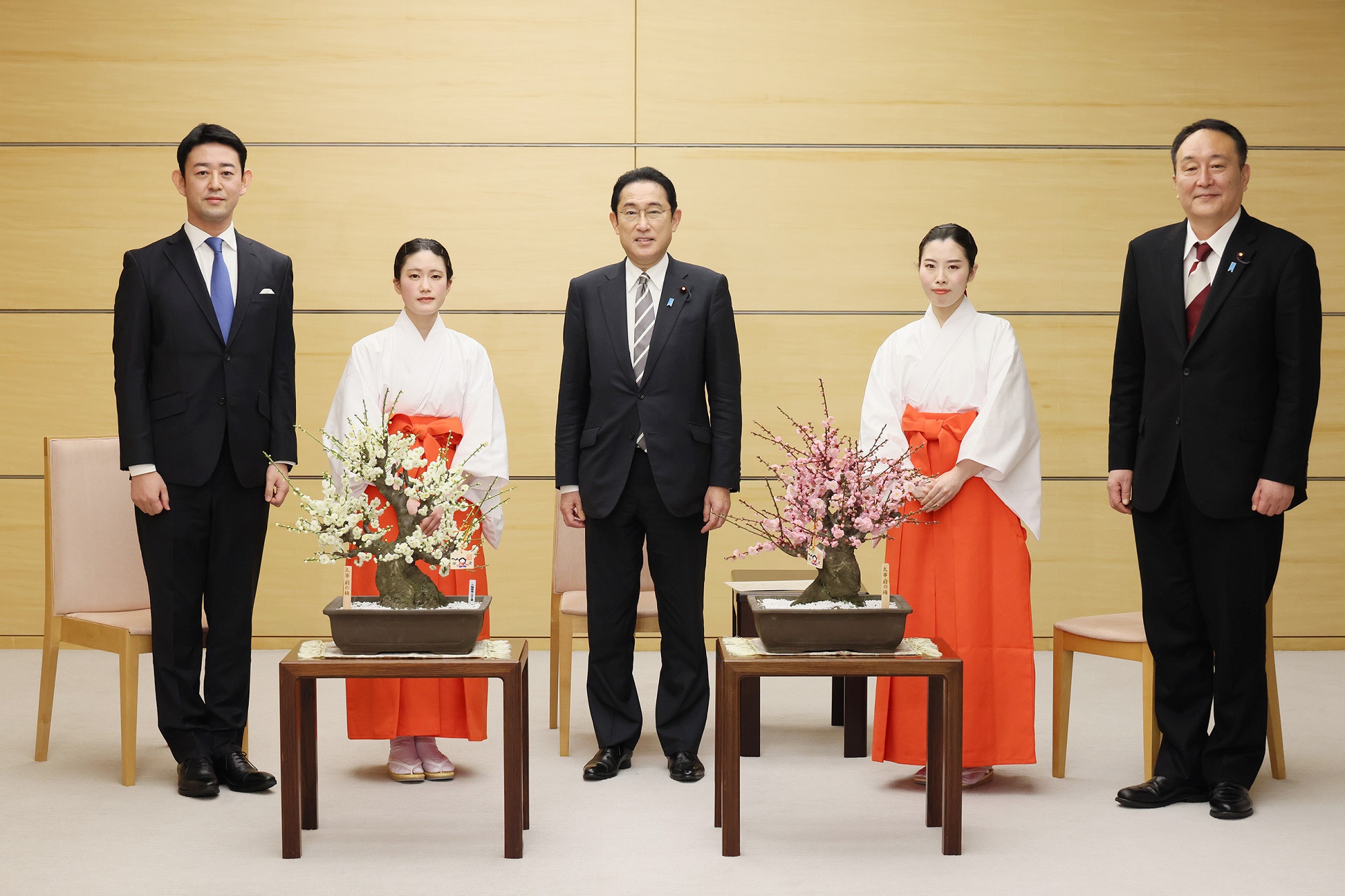 表敬を受ける岸田総理４