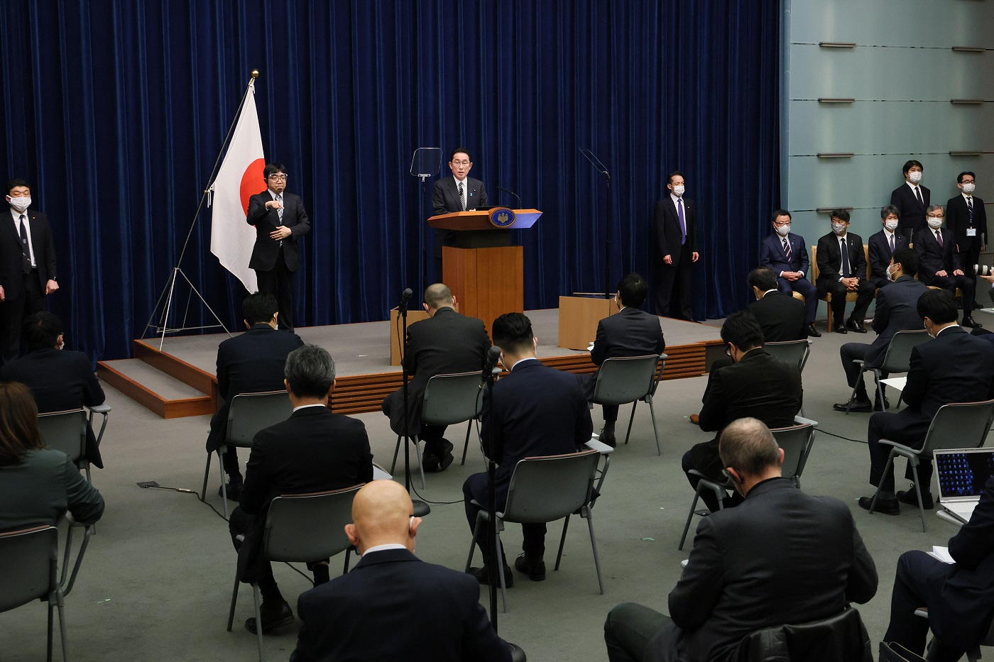 冒頭発言する岸田総理２