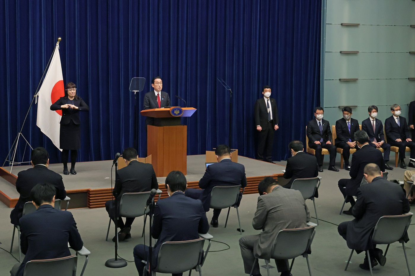 冒頭に発言する岸田総理４