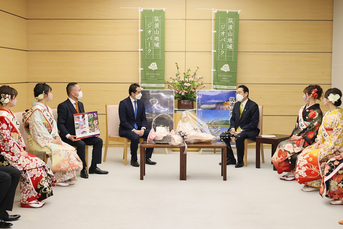 表敬を受ける岸田総理３