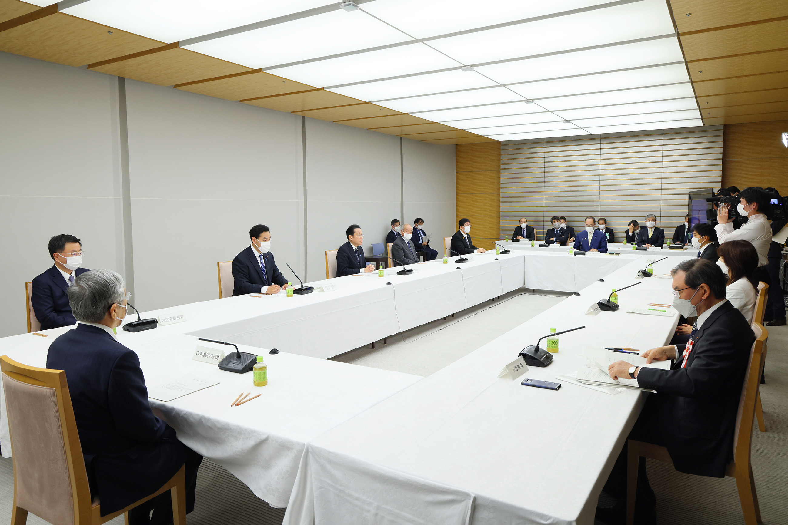 会議のまとめを行う岸田総理２