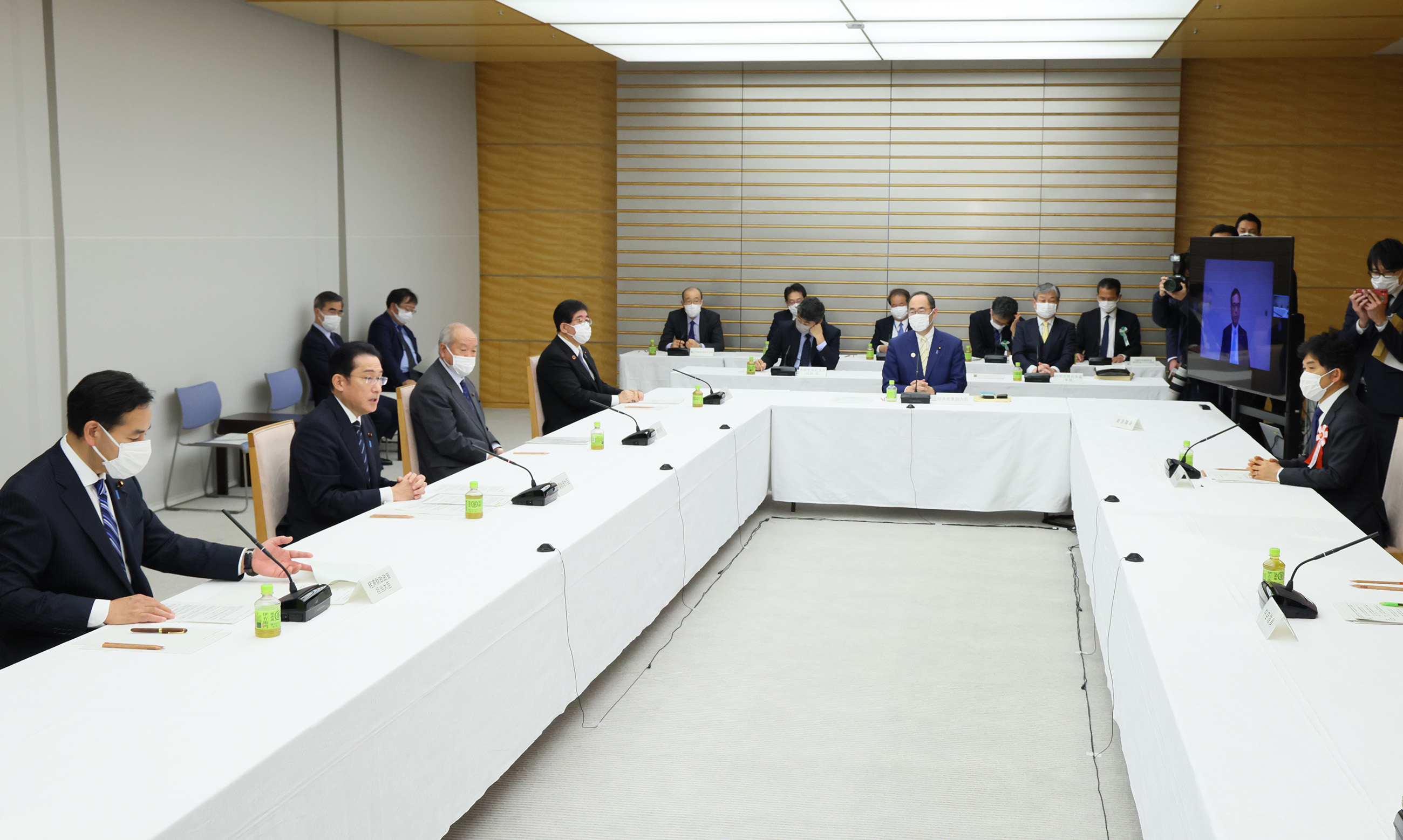 会議のまとめを行う岸田総理３