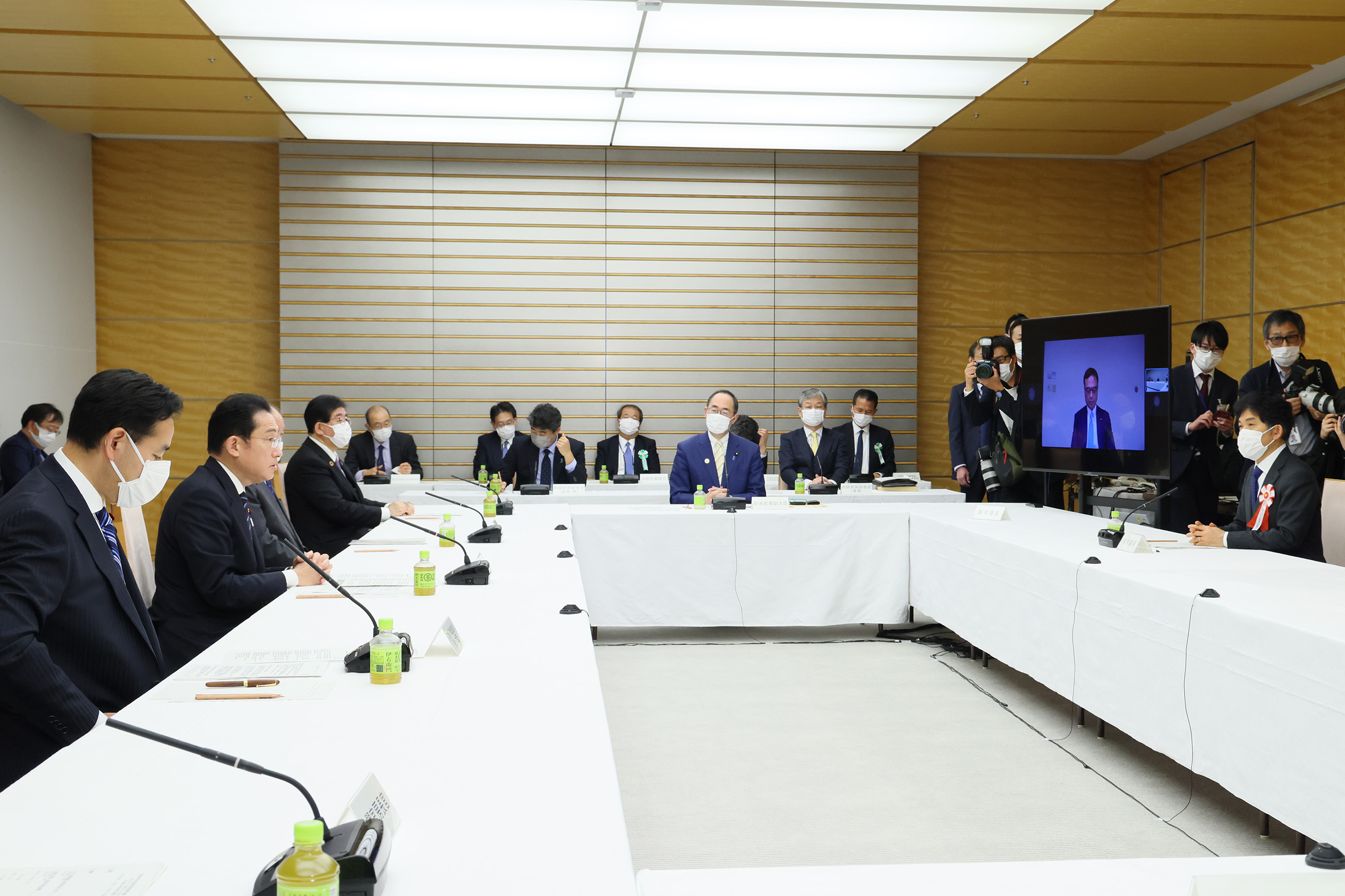 会議のまとめを行う岸田総理４