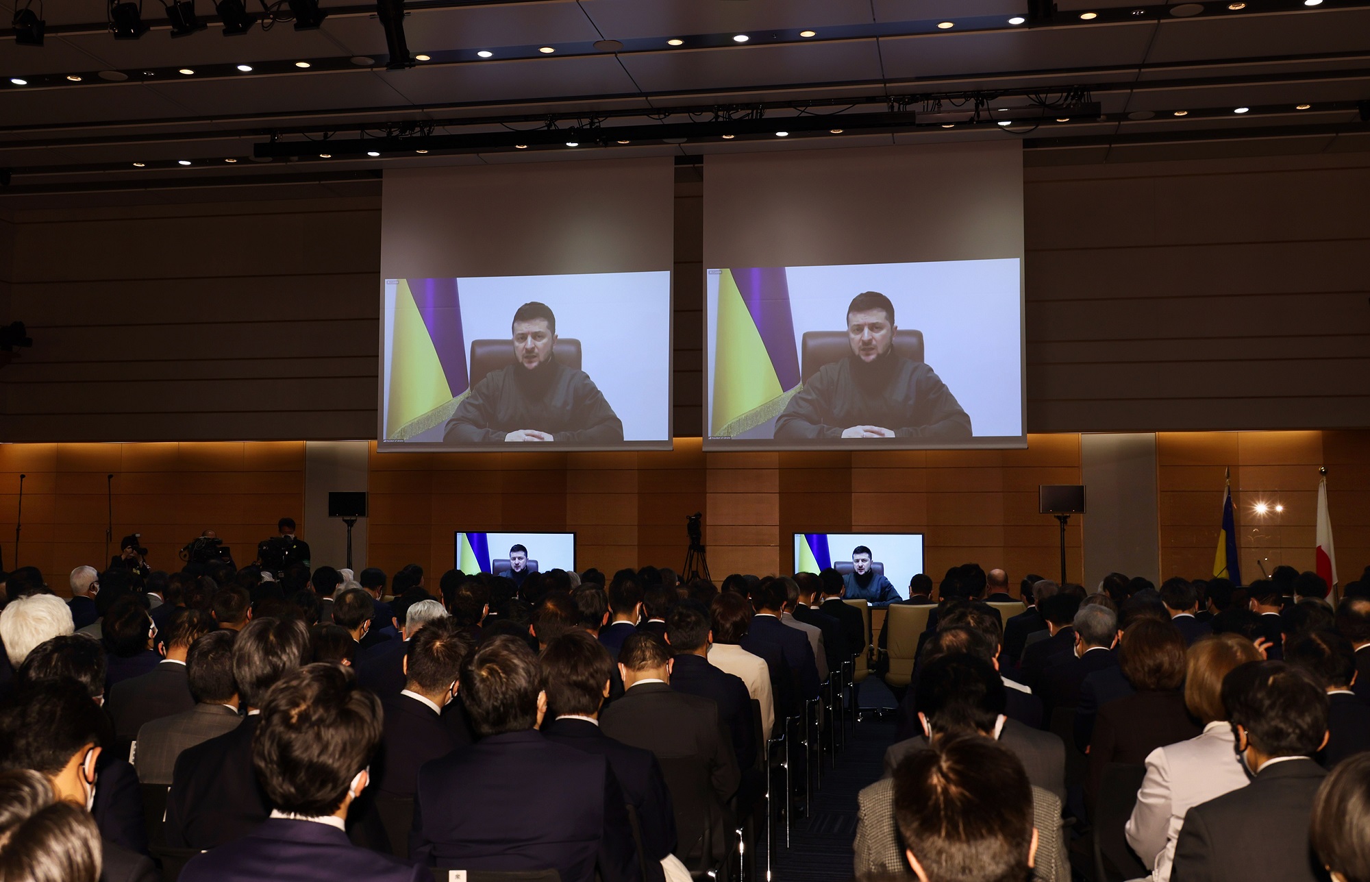 ゼレンスキー・ウクライナ大統領の演説に出席する岸田総理