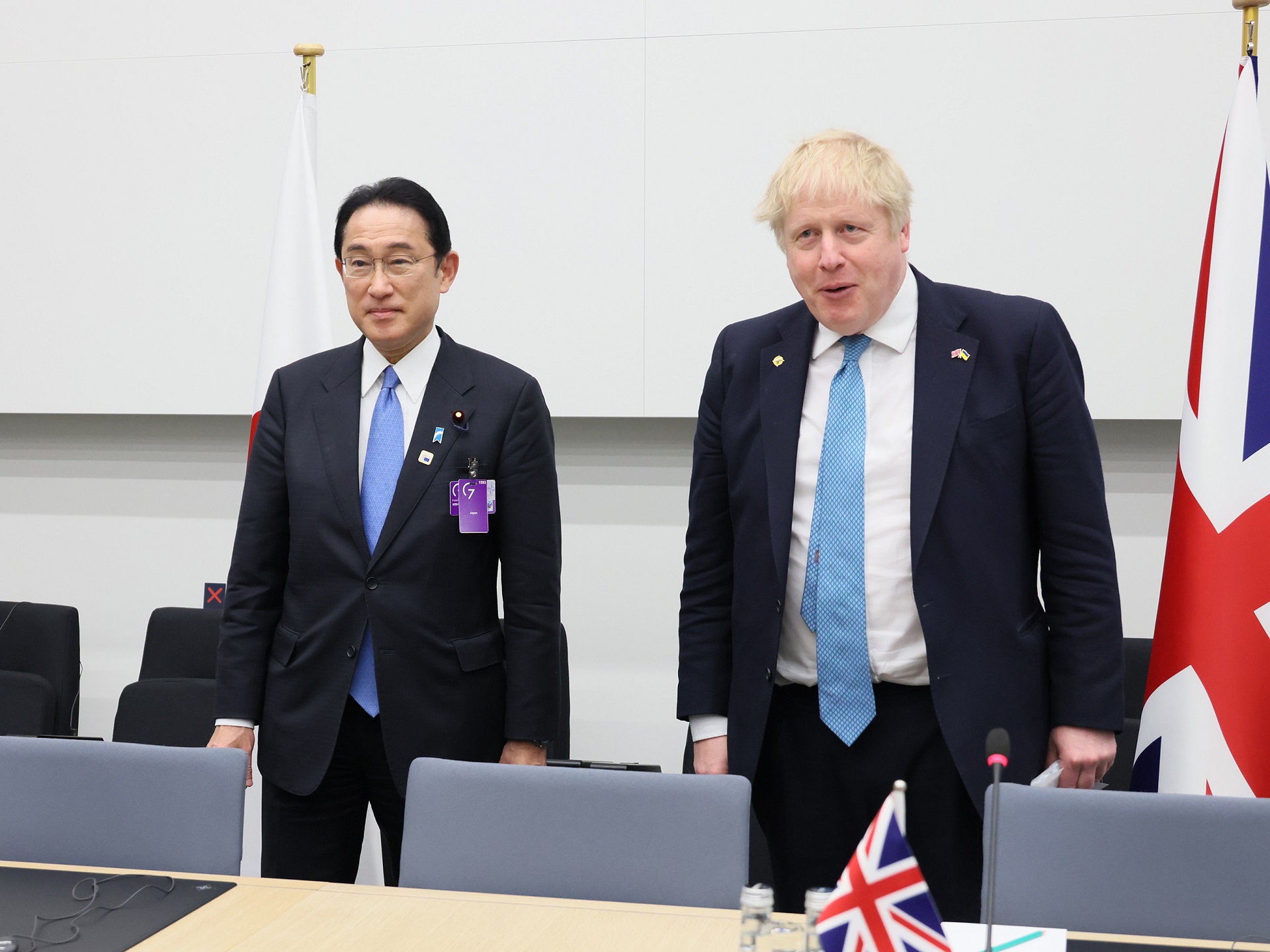 ボリス・ジョンソン英国首相と会談する岸田総理１