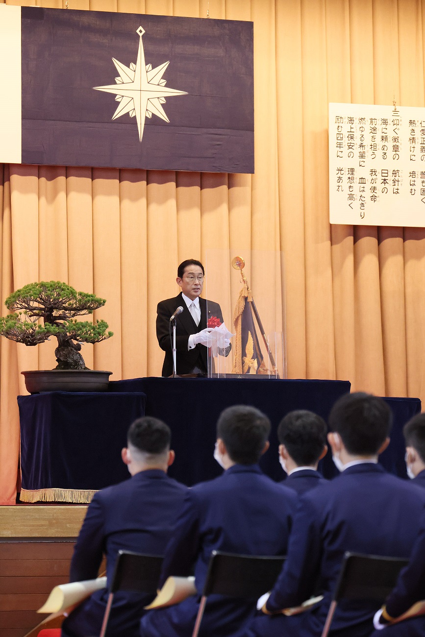 祝辞を述べる岸田総理４